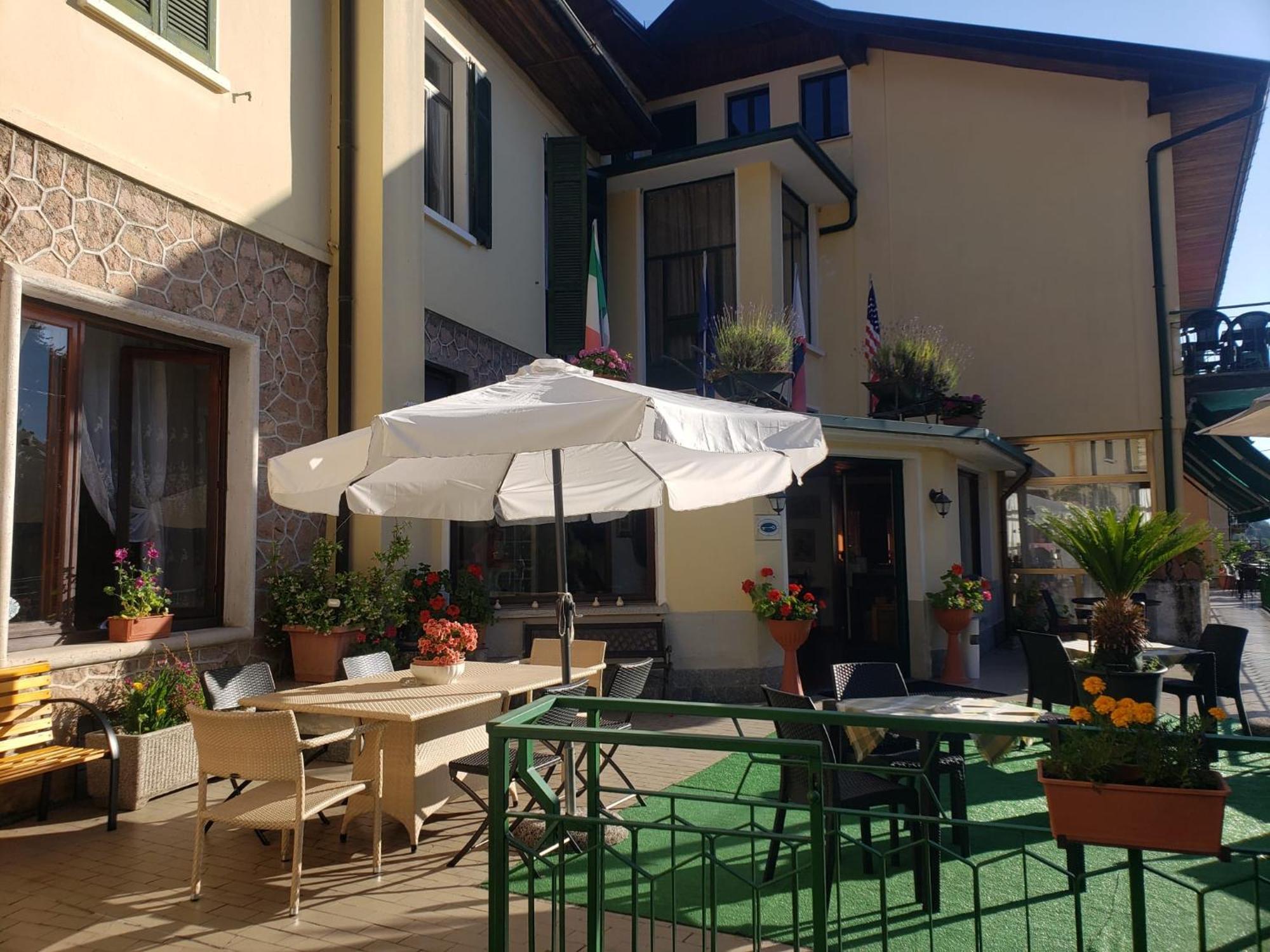 Budget Hotel Vittoria & Ristorante Marzio Exteriér fotografie