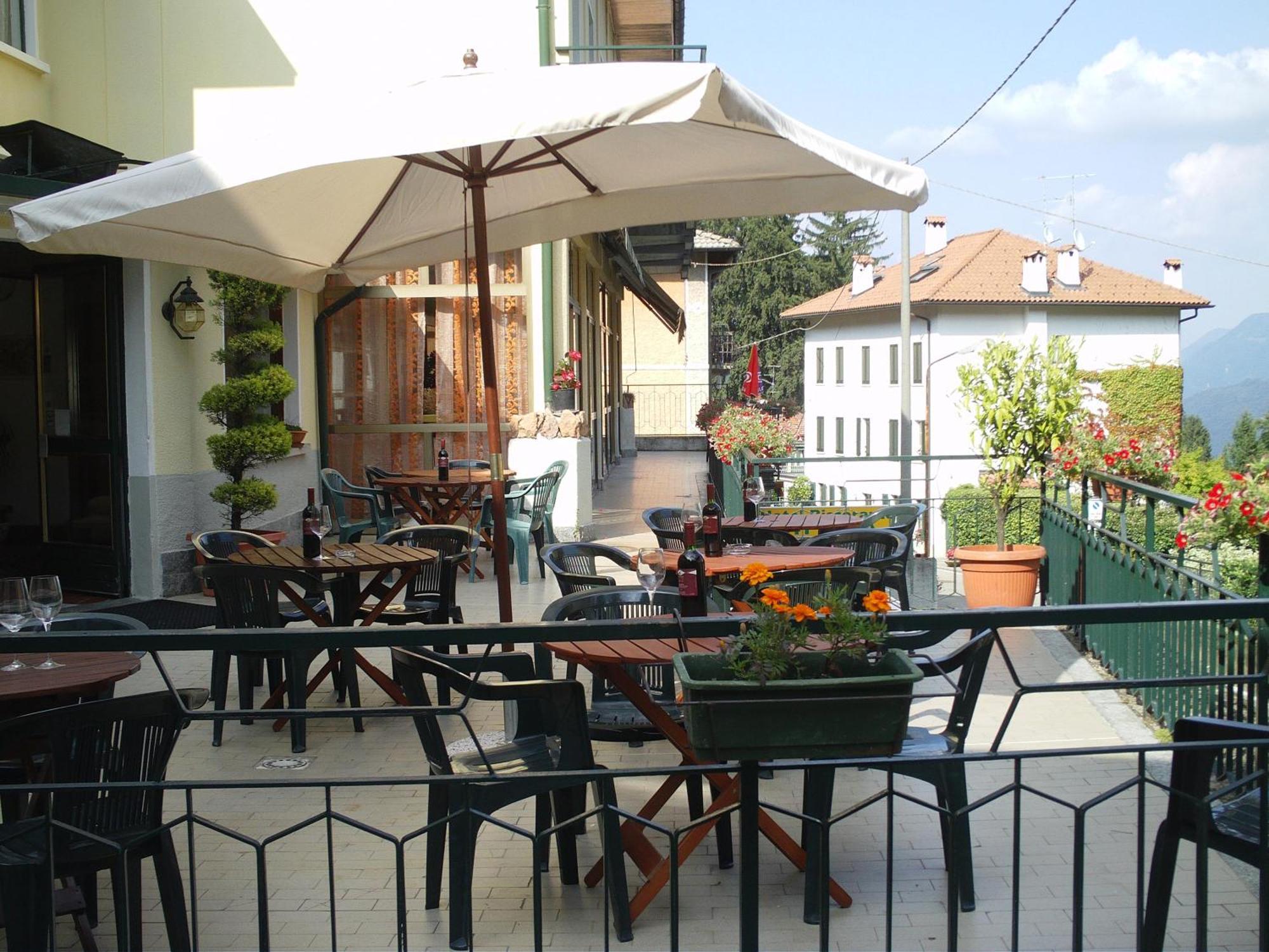 Budget Hotel Vittoria & Ristorante Marzio Exteriér fotografie